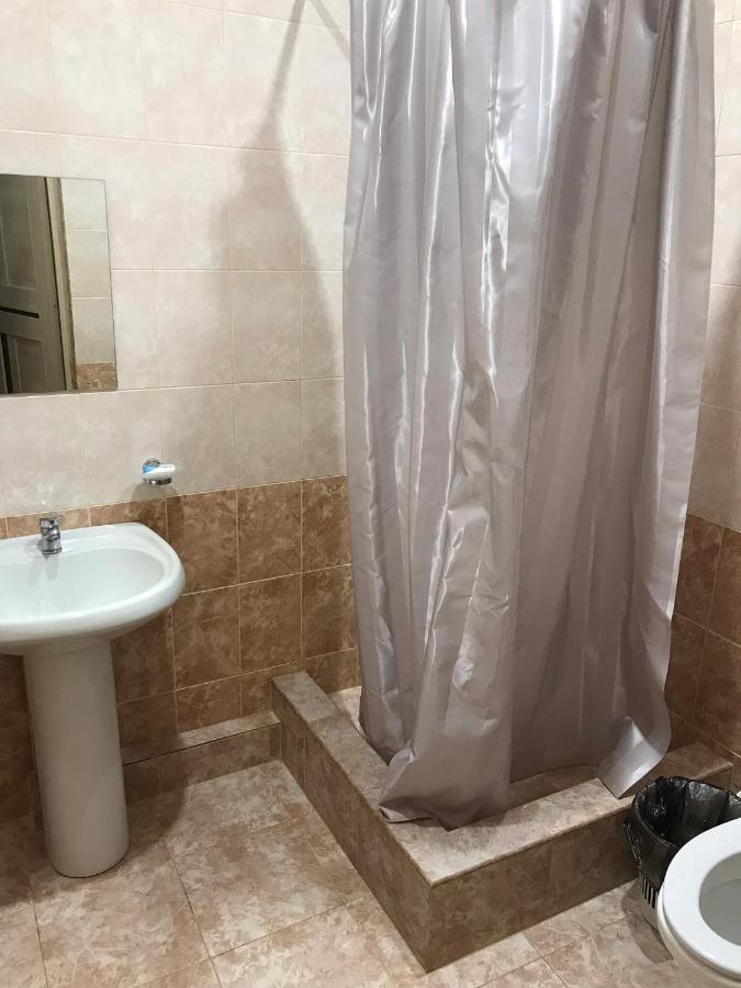 Guest House Dana Pizunda Bagian luar foto