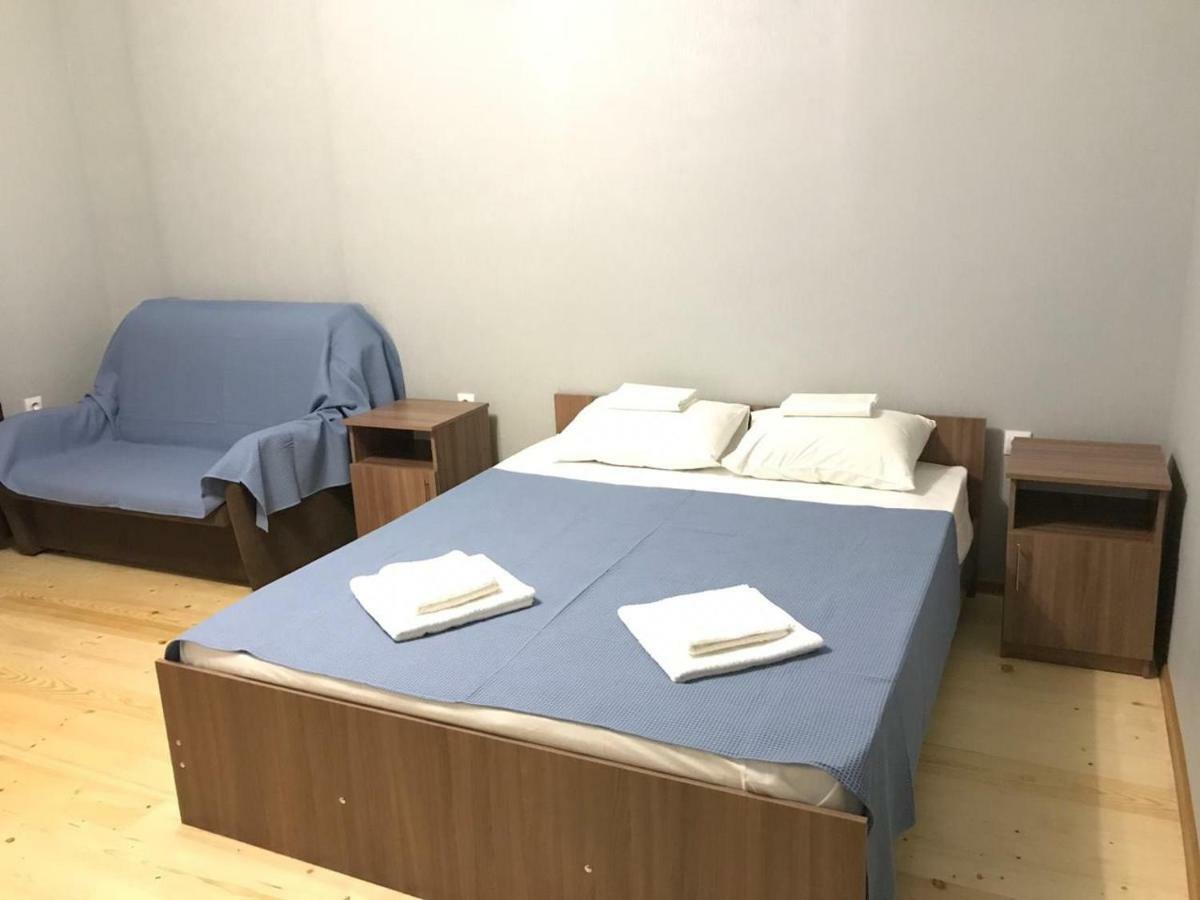 Guest House Dana Pizunda Bagian luar foto